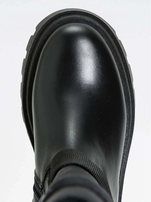 Чоботи / Чорний