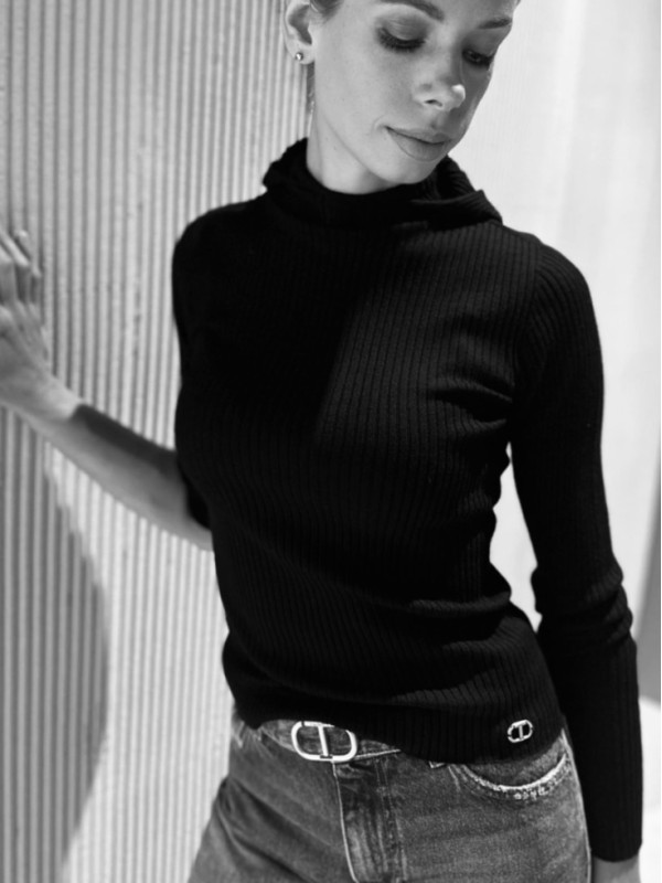 Светр з капюшоном / Чорний