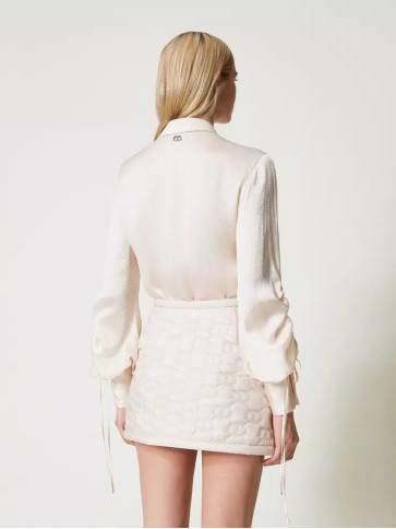 Сорочка з атласу / Старий білий