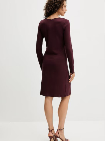 Нічна сукня / Червоне вино