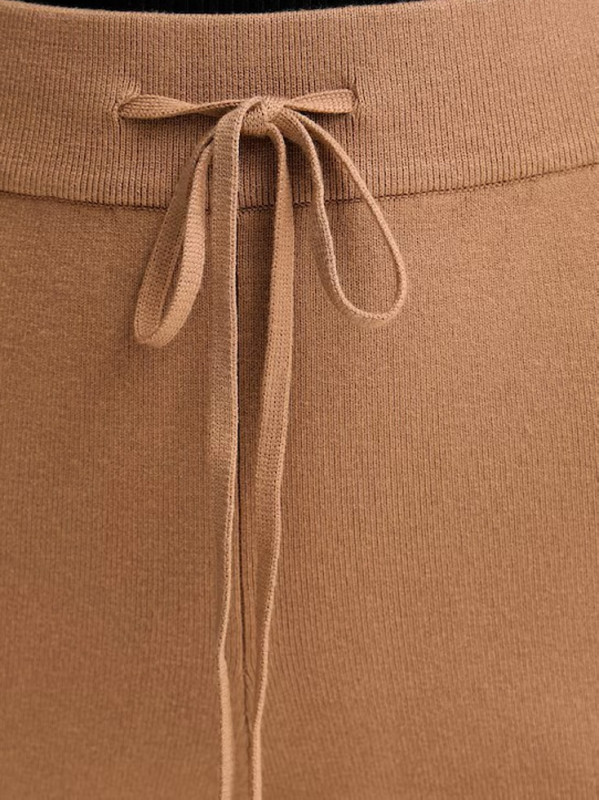 Штани/Земля