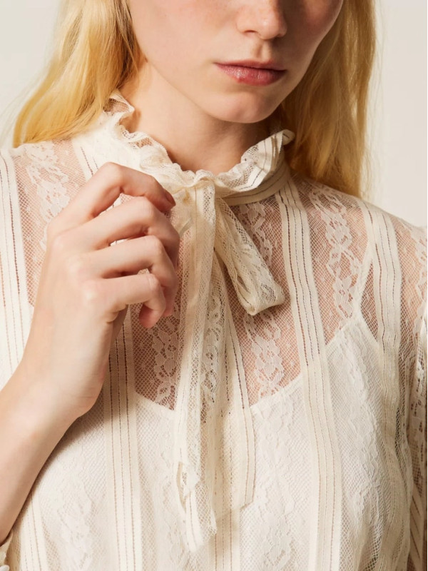 Блузка з бантом / Перламутр